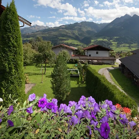 In Near Zell Am Area, Cleaning Included Feriehus *