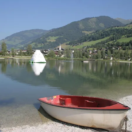 Cosy Near Area, Cleaning Included * Piesendorf